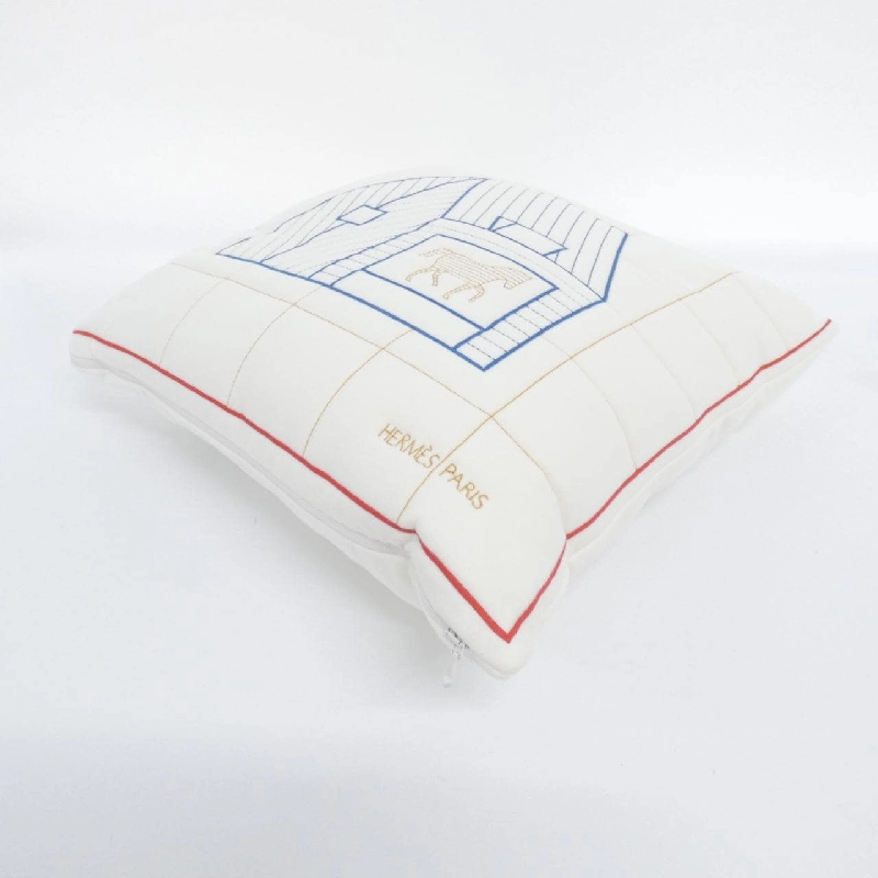 Gối Hermès Cabane 42×42 103651M 623842