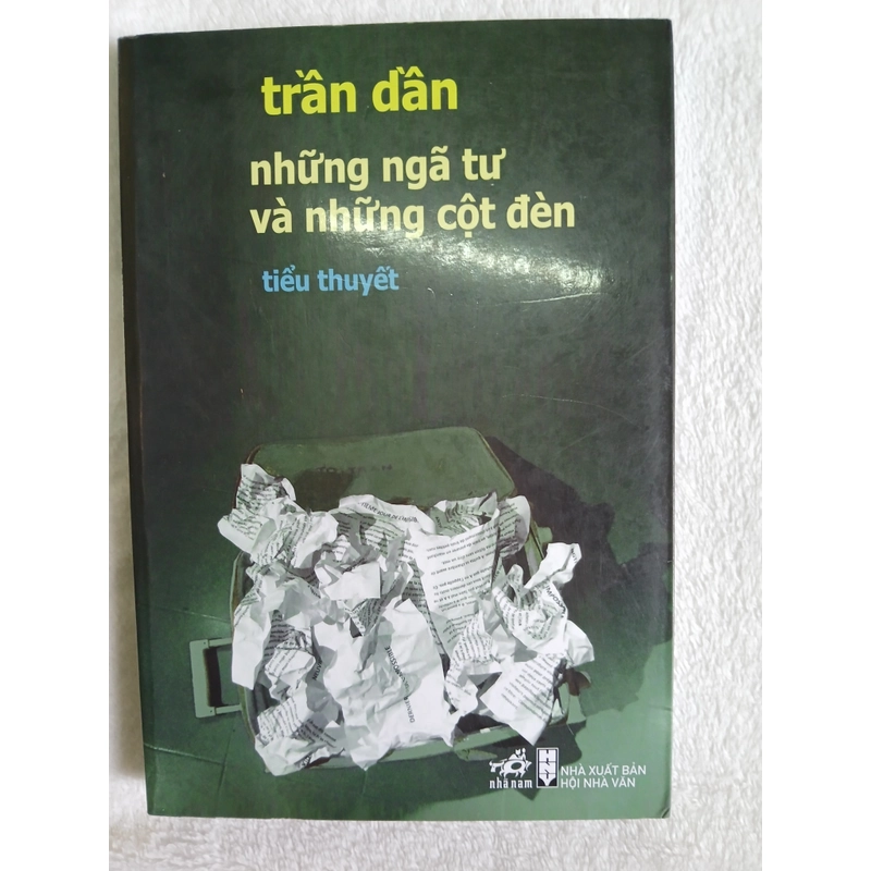 Những ngã tư và những cột đèn - Trần Dần 359225