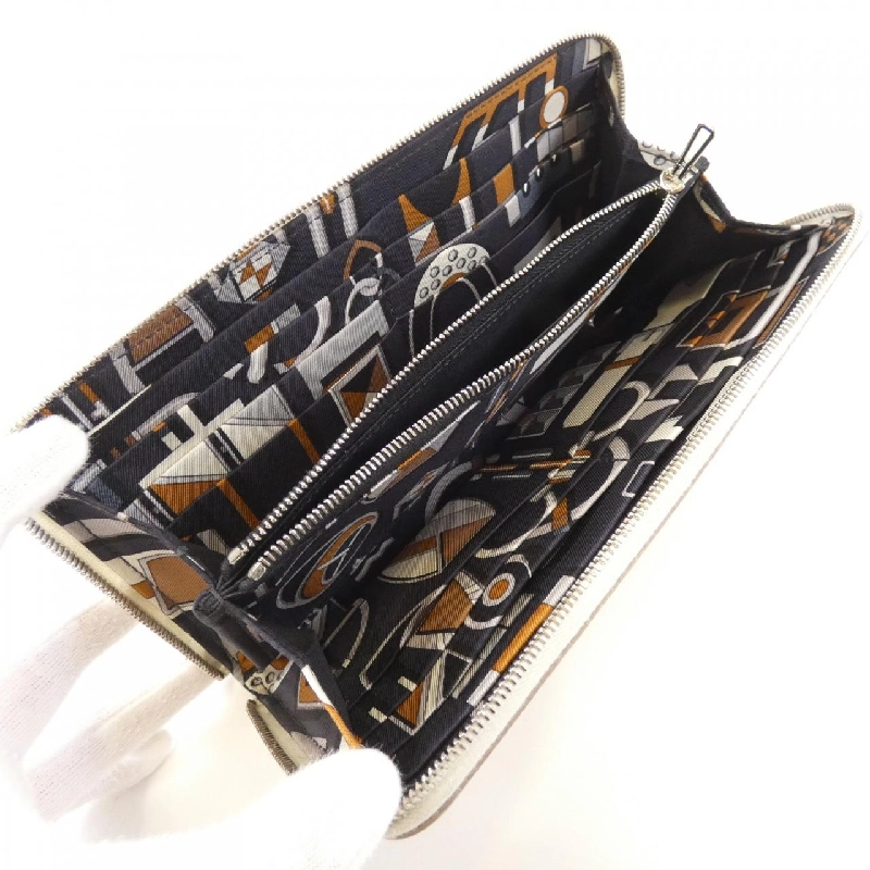 Ví Hermes CARRE EN BOUCLES lụa trong cổ điển 071003CK 620513