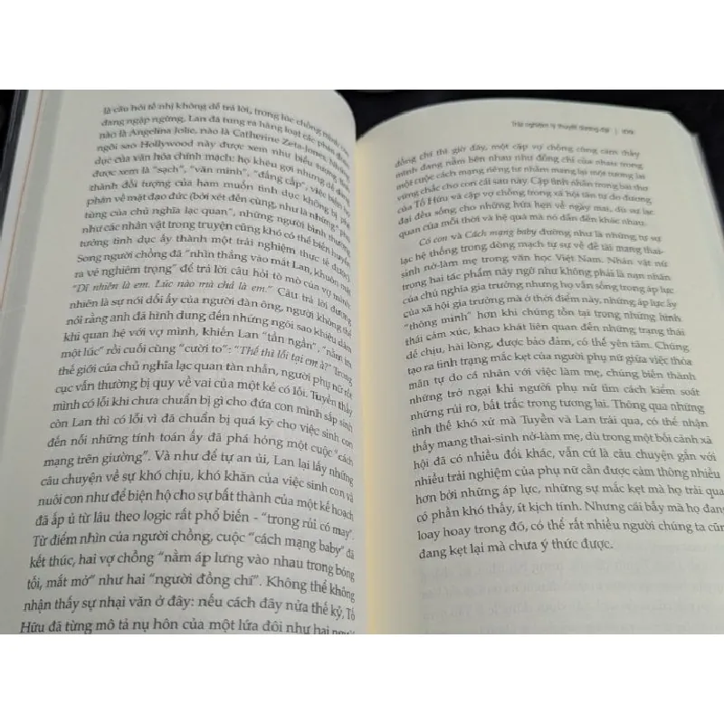 Trải nghiệm lý thuyết đương đại - Hoàng Tố Mai 675554