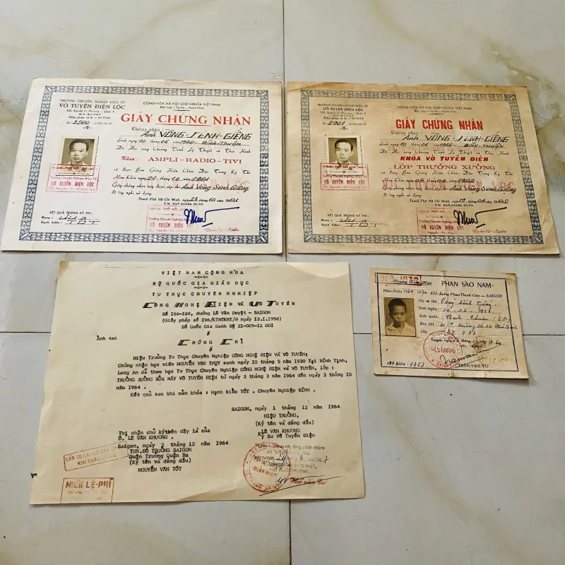 Bộ giấy tờ nghề Vô tuyến điện Sài Gòn (1964-1982) 1013283
