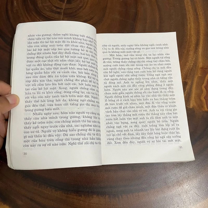 II Tựa sách: Truyện Ngắn _ Giả Bình Ao - 2003 462798