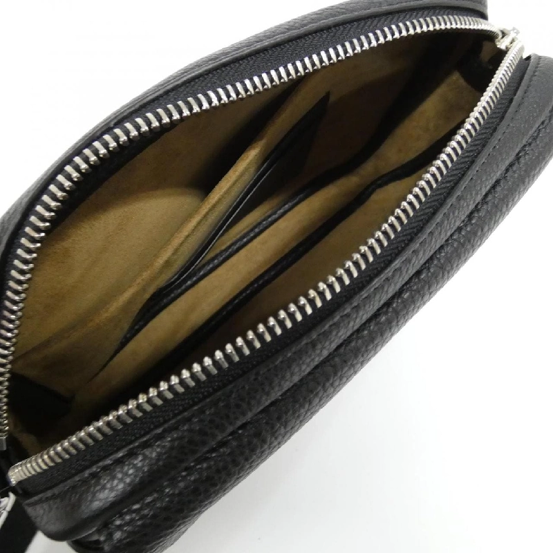 【Sản phẩm mới】Túi đeo vai PEBBLE MESSENGER SMALL BANBPCBX01 của Loewe 611071