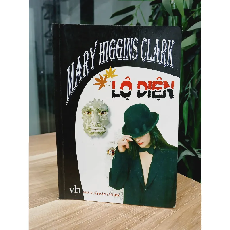 Lộ Diện- Mary Higgins clark 700825