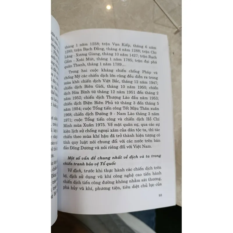 MỘT SỐ VẤN ĐỀ NGHỆ THUẬT QUÂN SỰ TRONG CHIẾN TRANH BẢO VỆ TỔ QUỐC - NGUYỄN HUY HIỆU 732934