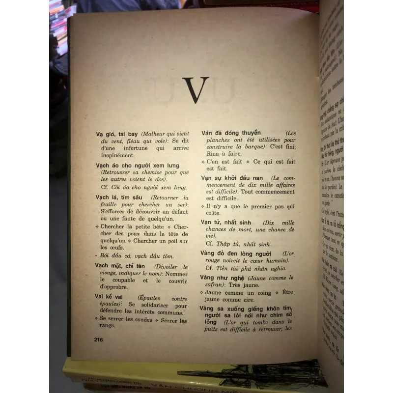 Từ điển thành ngữ - Tục ngữ Việt - Pháp - GS. Nguyễn Lân 1029305