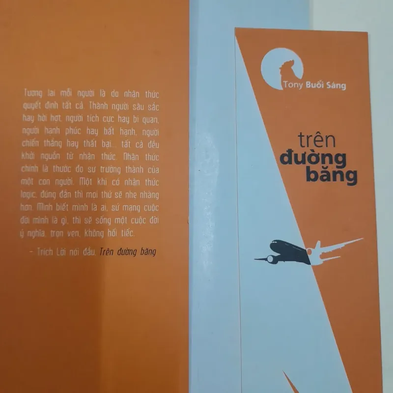 Tony buổi sáng: trên đường băng. In lần 22 596167