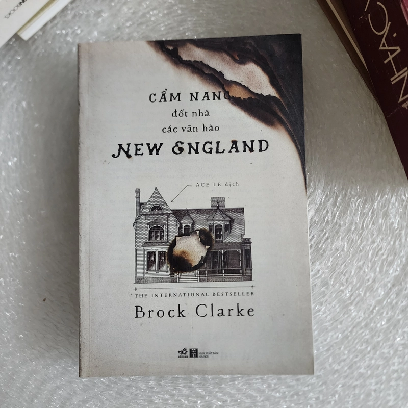 Cẩm nang đốt nhà các văn hào New England | Brock Clarke 518424
