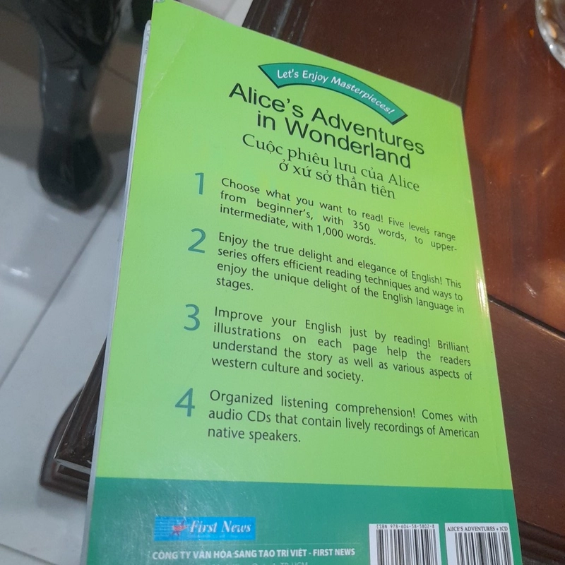 Alice's Adventures in Wonderland (Cuộc phiêu lưu của Alice ở sứ sở thần tiên) 325697