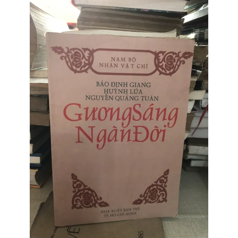 Gương sáng ngàn đời 976096