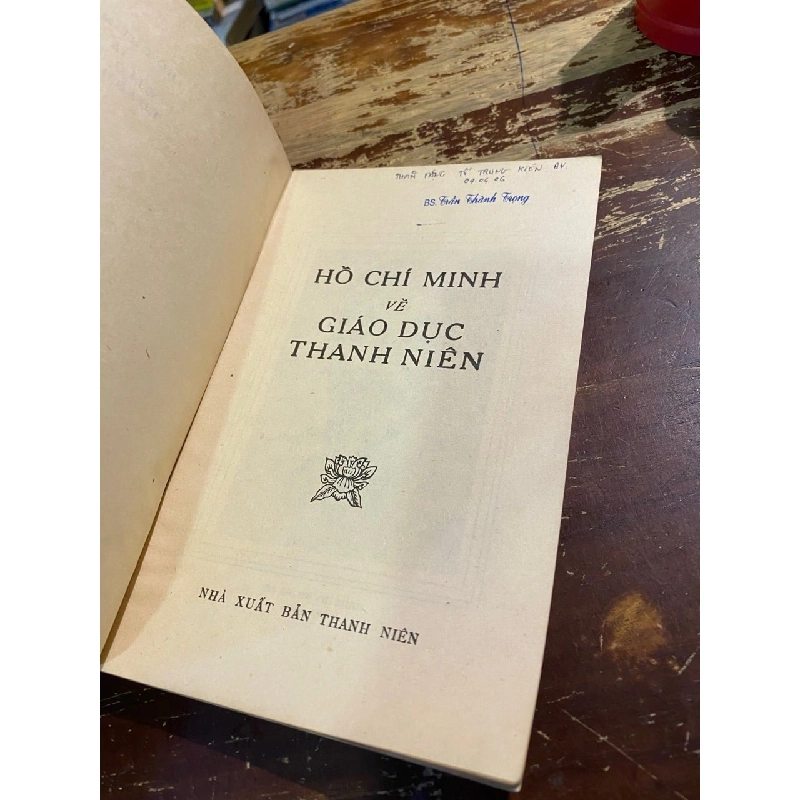 Về giáo dục thanh niên - Hồ Chí Minh 377136