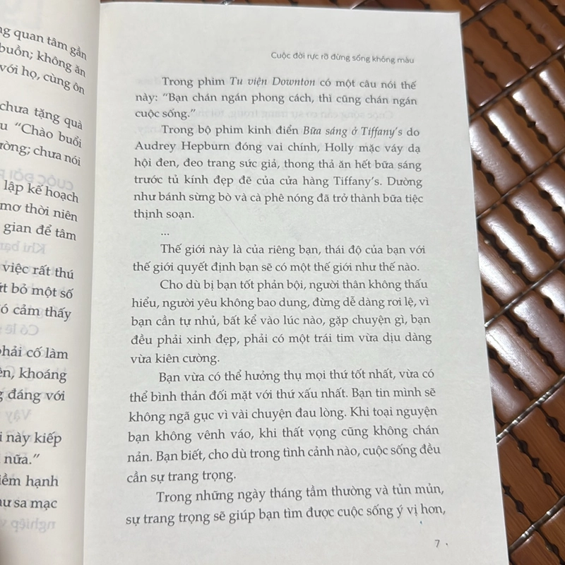 Cuộc đời rực rỡ đừng sống không màu - Lý Tư Viên 518906