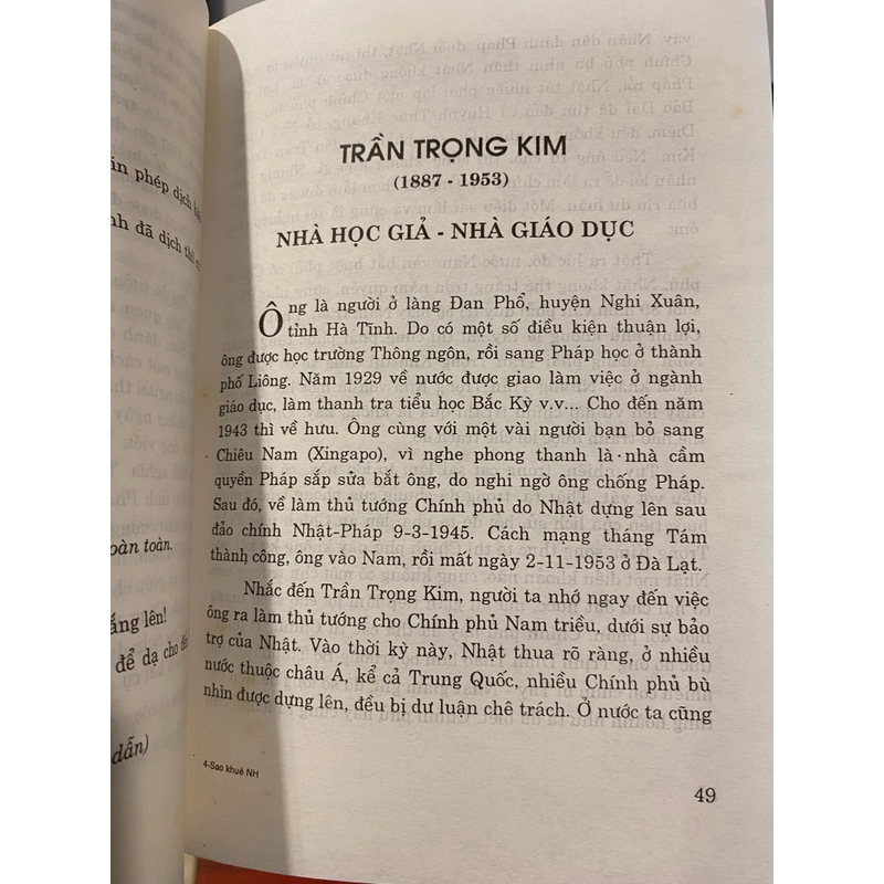 SAO KHUÊ NGÀN HỐNG - cuốn sách về 18 danh nhân đất Nghệ Tĩnh 455142