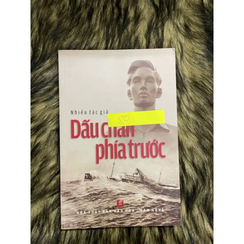 Dấu chân phía trước 594235