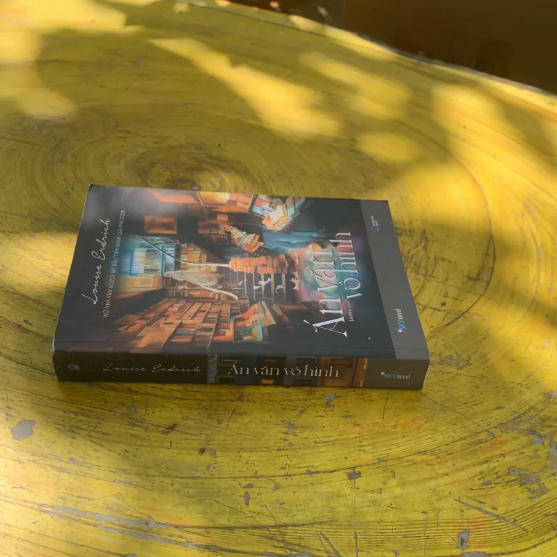 ÁN VĂN VÔ HÌNH - LOUIS ERDRICH 782670