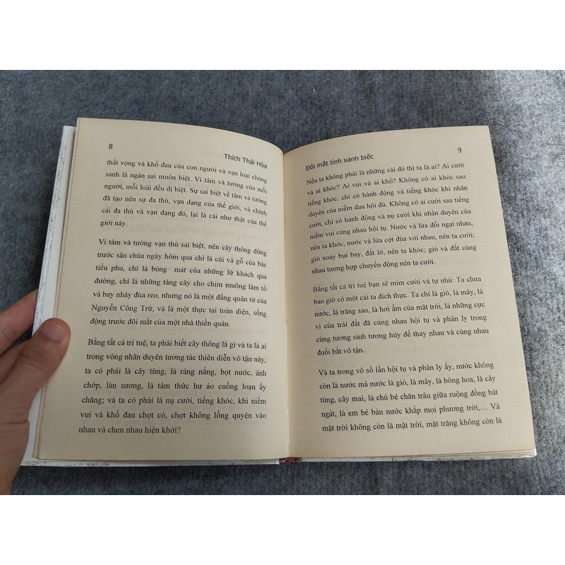 ĐÔI MẮT TÌNH XANH BIẾC 549201