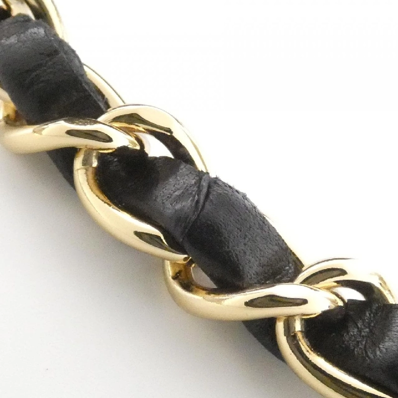 Túi xách chéo Chanel 611404