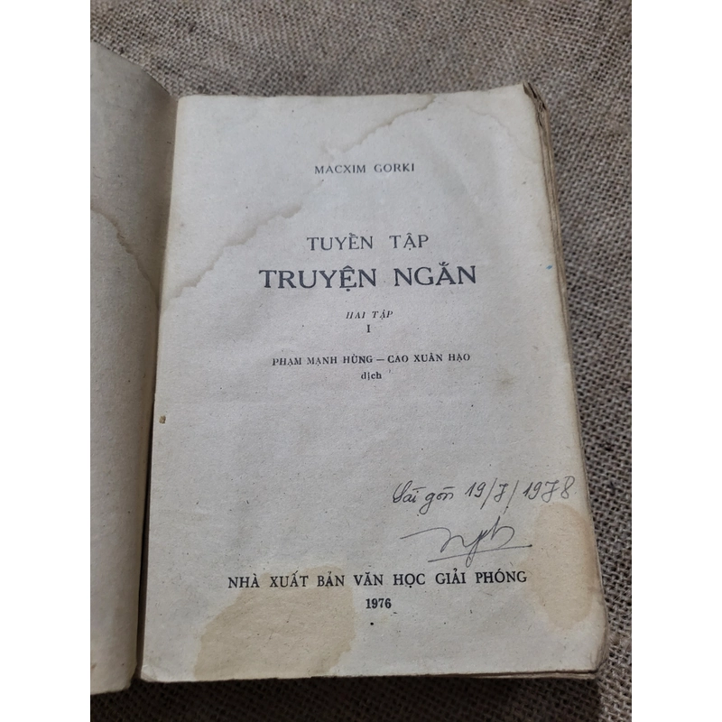 Tập truyện Gorki  , 870 trang, xuất bản 1976 320521