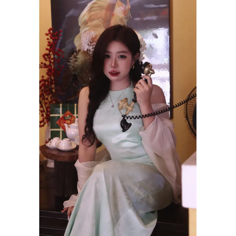 Váy lụa cổ yếm màu xanh lam size M(50-56kg; eo<70; ngực<85) 933775