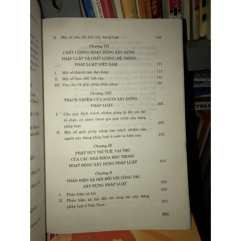 Xây dựng và hoàn thiện hệ thống pháp luật Việt Nam trong bối cảnh xây dựng nhà nước… 712313