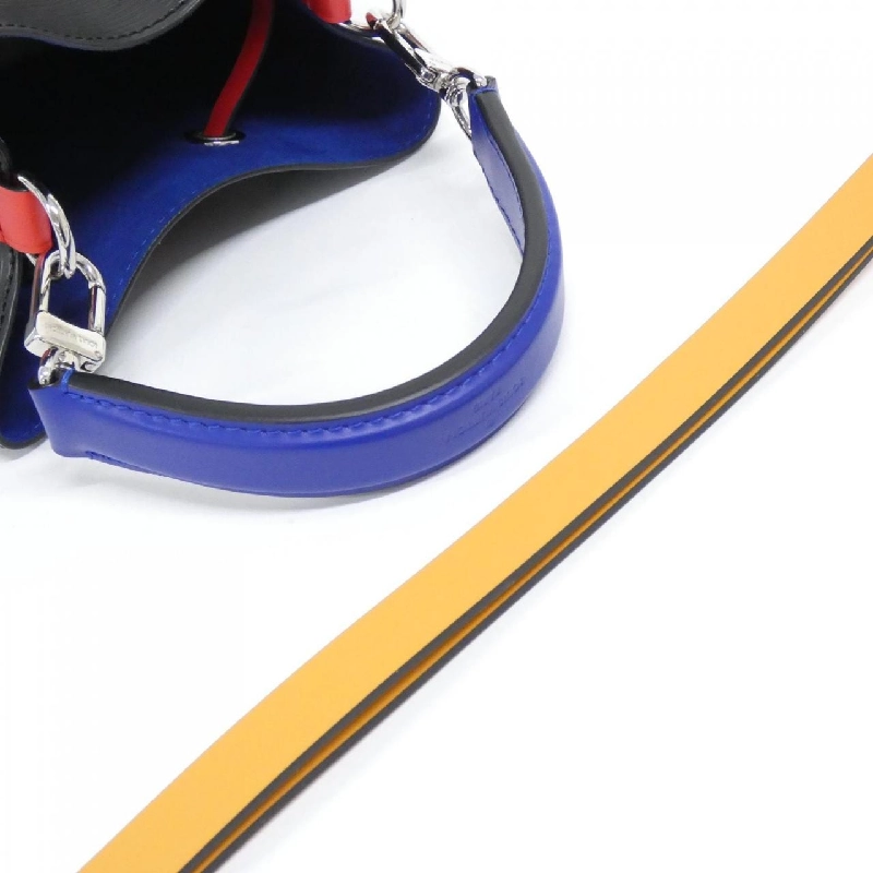 Túi đeo vai Louis Vuitton Epi Neo Noe BB M52853 608889