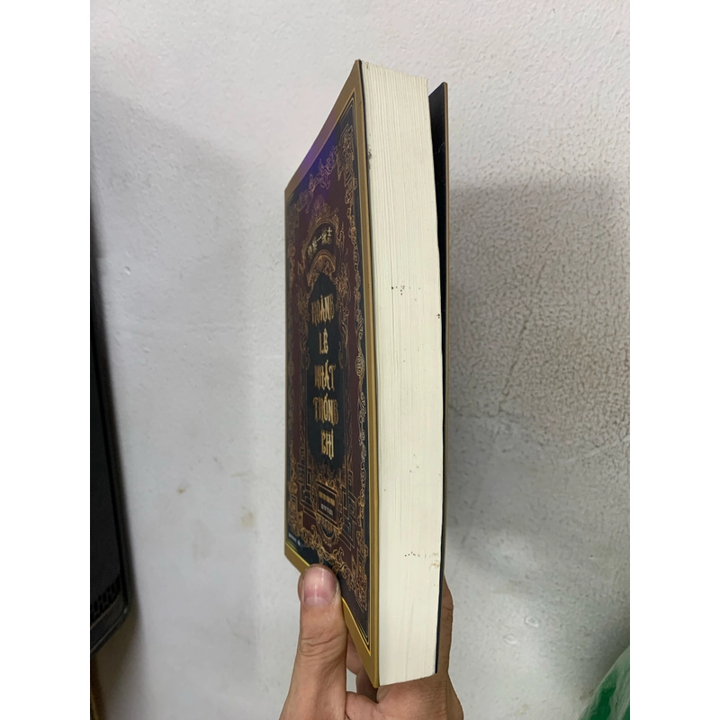 Hoàng lê nhất thống chí. 999 460684