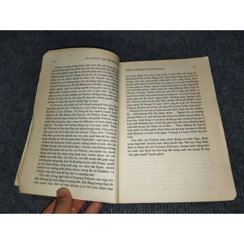 LEV TOLSTOY: ĐẠI VĂN HÀO NGA 957446