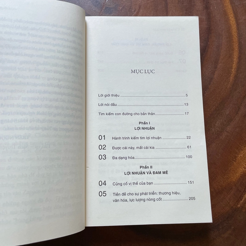 II Tựa sách: Tỷ Phú Bán Giày - TONY HSIEH - 2020 444240