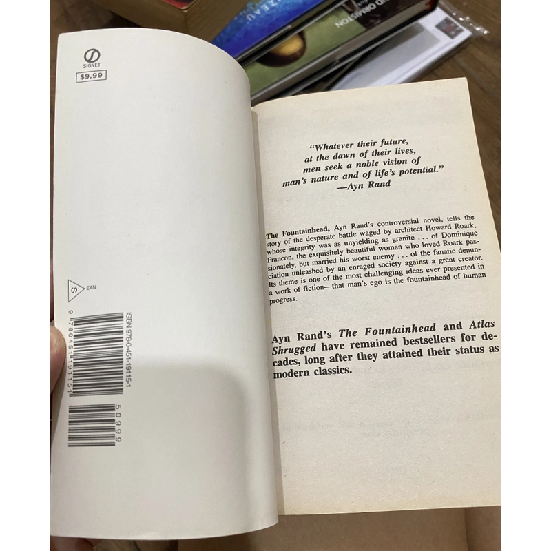 ‘’THE FOUNTAINHEAD’’ {ENGLISH “SUỐI NGUỒN” AYN RAND}*SÁCH NGOẠI VĂN*TẶNG QUÀ 0Đ FREESHIP 316982