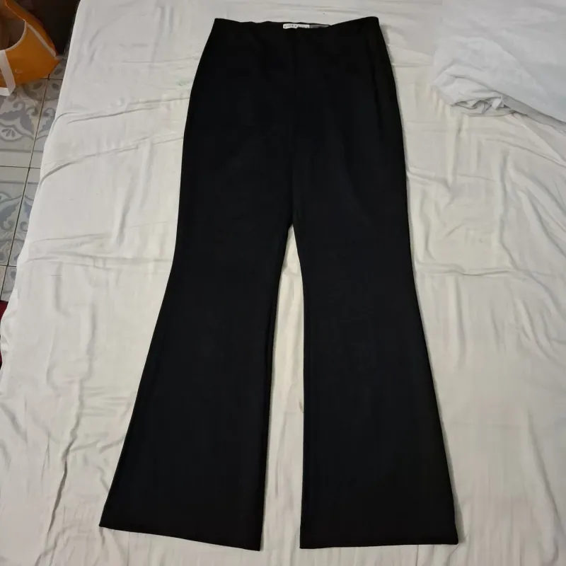 Quần nữ cạp liền màu đen size M, mới  749190