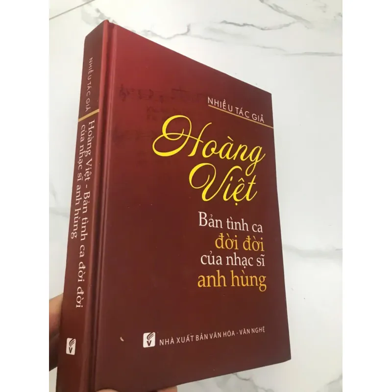 HOÀNG VIỆT: BẢN TÌNH CA ĐỜI ĐỜI CỦA NHẠC SĨ ANH HÙNG 598119