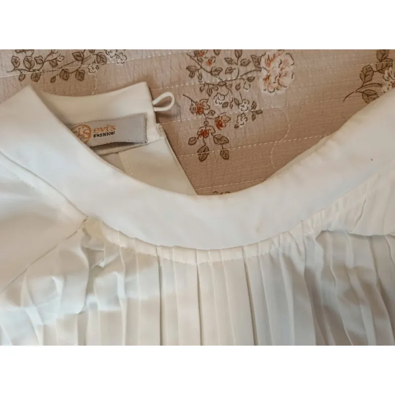 Áo trắng cổ trụ xếp li ngực 1013619