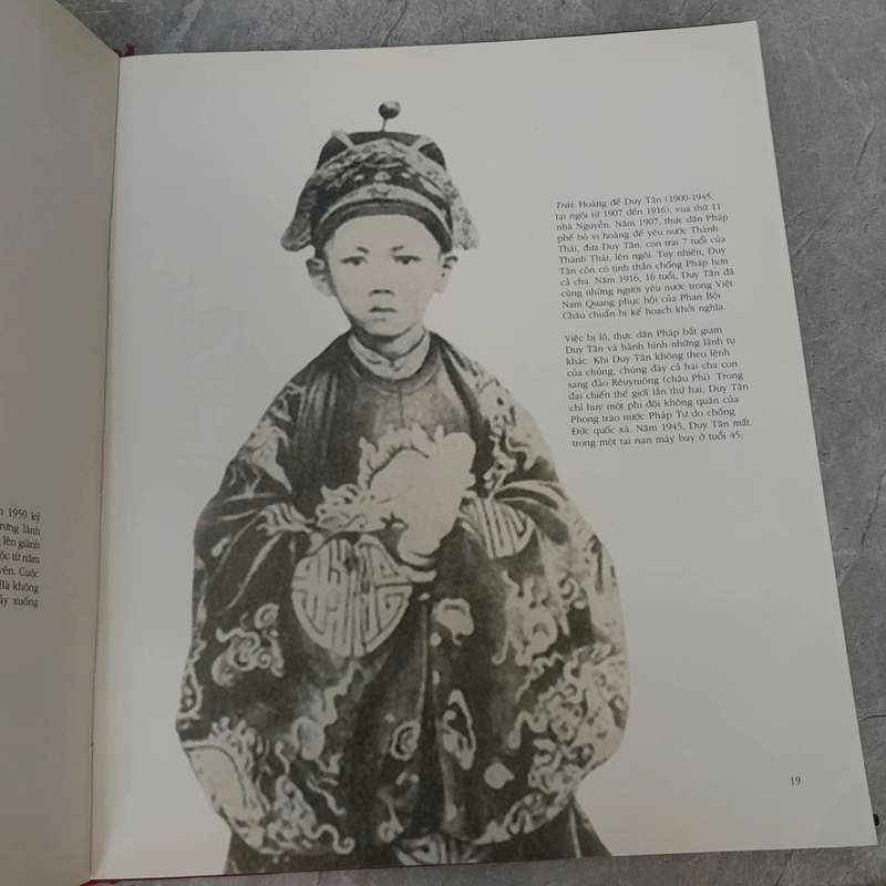 HỒ CHÍ MINH - MỘT CHÂN DUNG 546642