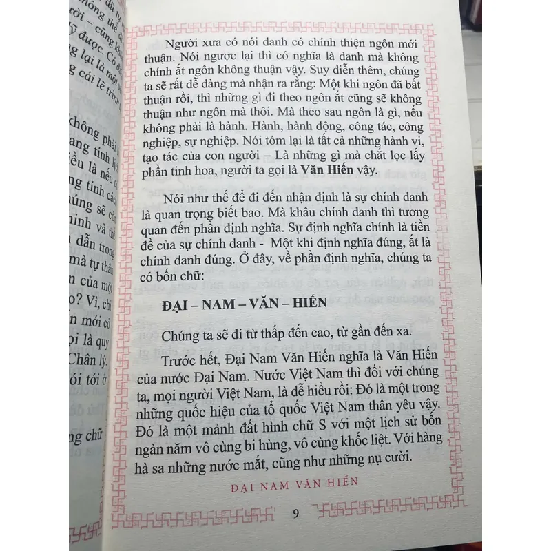 SÁCH ĐẠI NAM VĂN HIẾN 737045