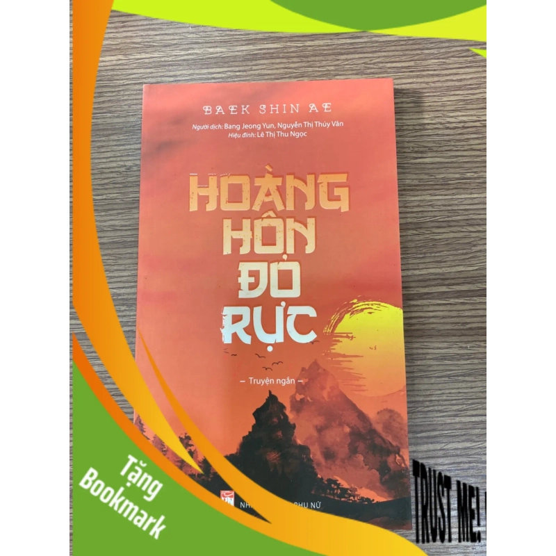 (TẶNG BOOKMARK) Hoàng hôn đỏ dực Sách văn học RBK0302 945155
