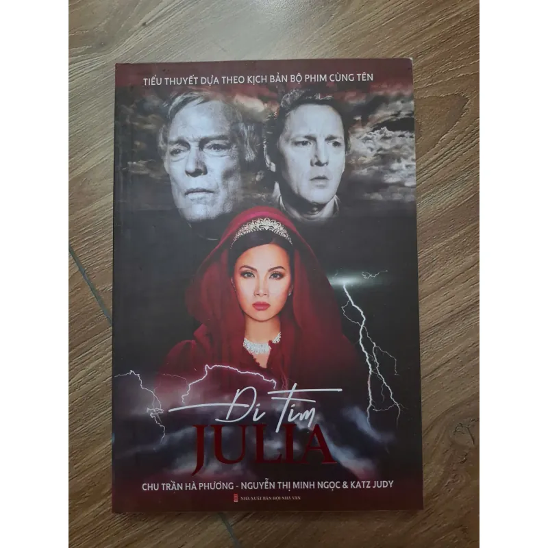 Đi tìm Julia - Chu Trần Hà Phương... - Tiểu thuyết 781233