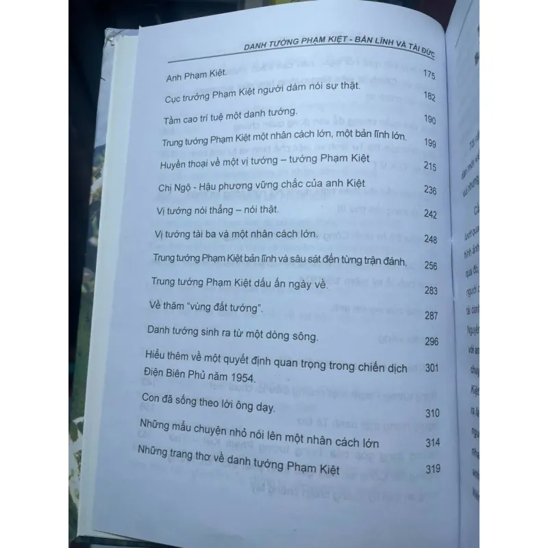 SÁCH DANH TƯỚNG PHẠM KIỆT BẢN LĨNH VÀ TÀI ĐỨC 700720