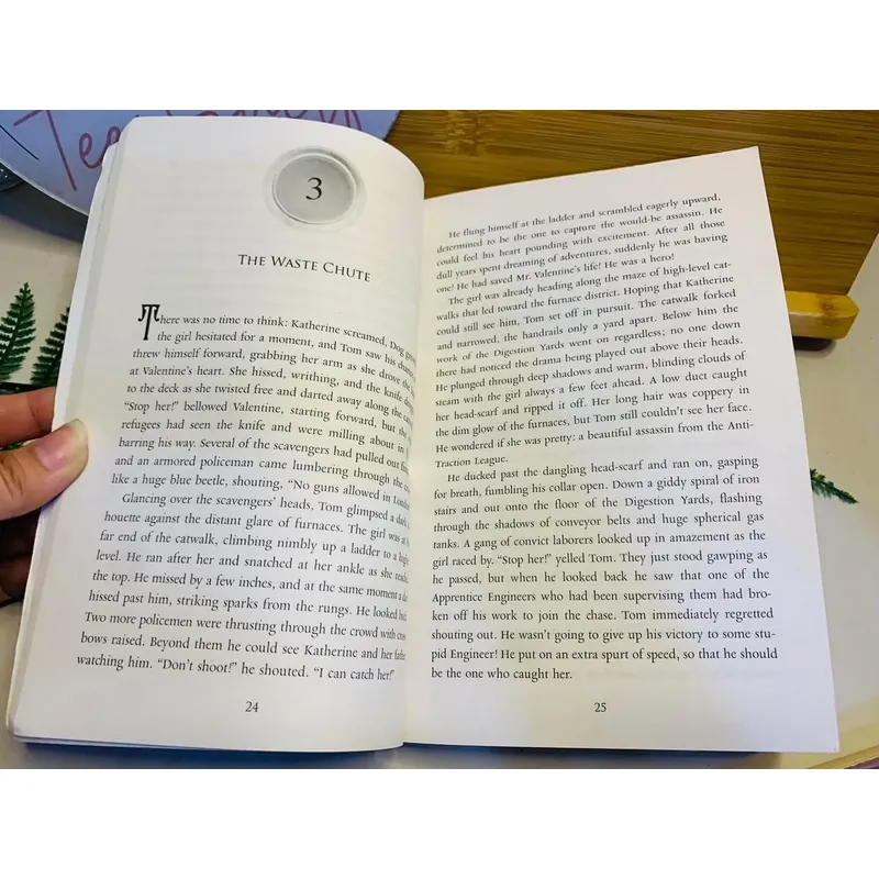 [Sách tiếng Anh 2hand] Like new 90% - Mortal Engines 592581