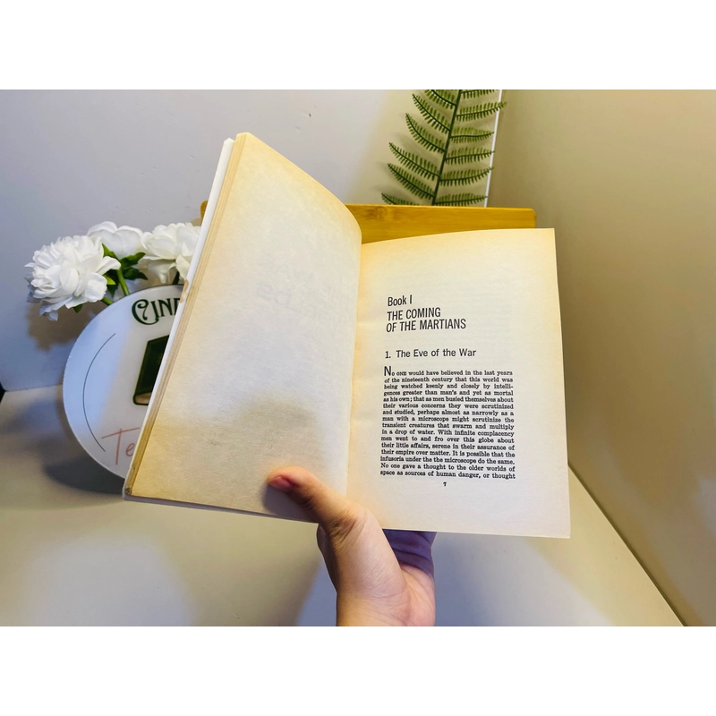[Sách tiếng Anh 2hand] Like new 90% - The War of the Worlds – H.G. Wells 531260