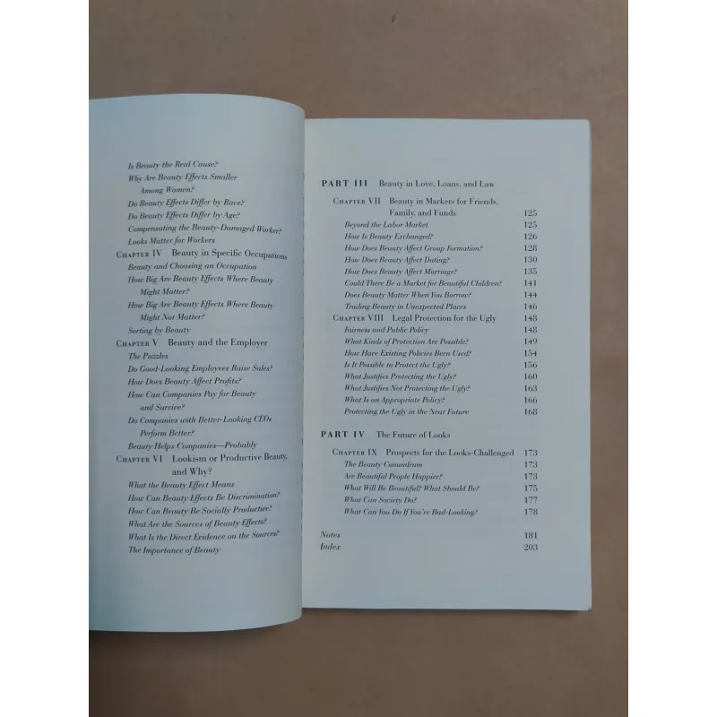 Beauty Pays: Why Attractive People Are More Successful - Daniel S. Hamermesh 990284