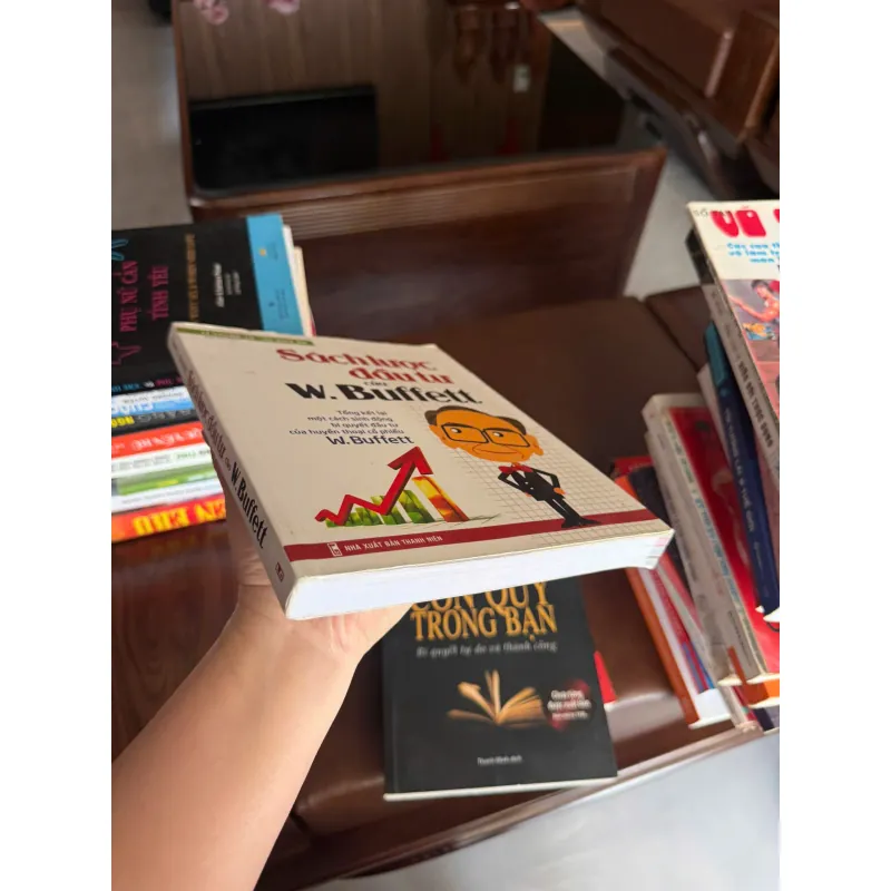 Sách Lược Đầu Tư Của W. Buffett | Bí quyết đầu tư cổ phiếu hiệu quả- K3 1005683