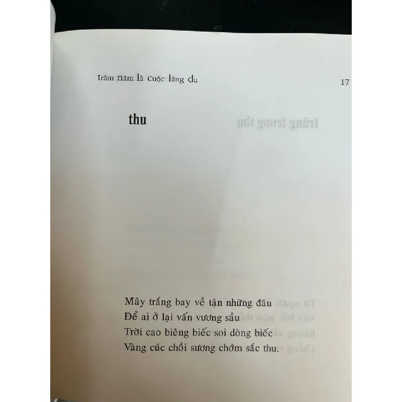 Trăm năm là cuộc lãng du - Nguyễn Khuê 718529