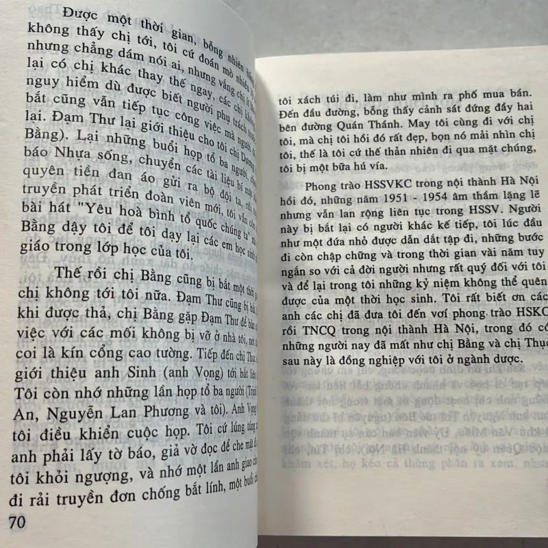 Một thời sôi nổi - tập hồi ký của học sinh sinh viên kháng chiến Hà Nội 800637