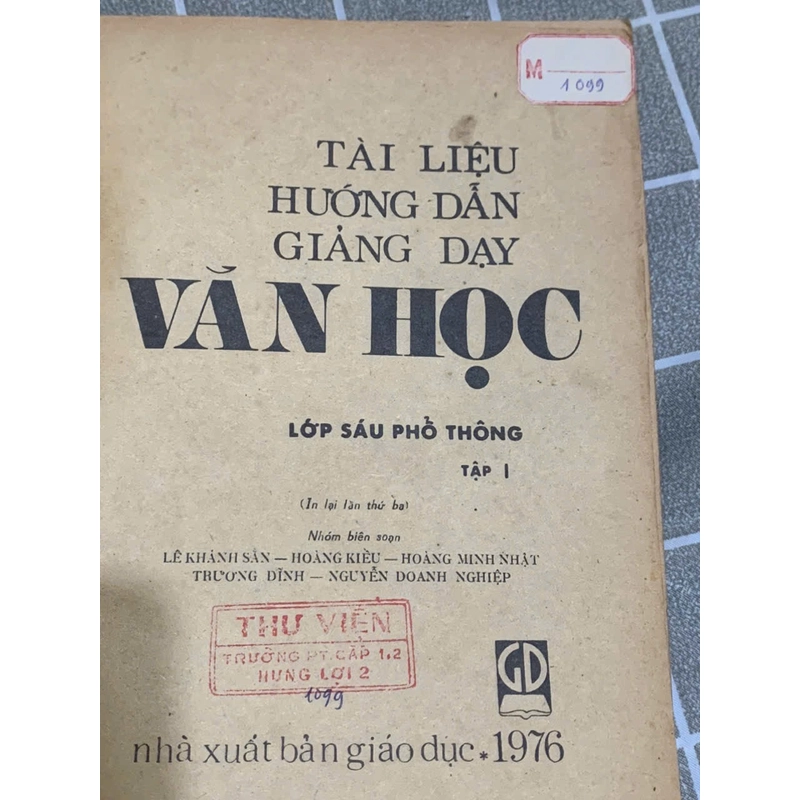 Tài liệu hướng dẫn giảng dạy văn học- 1976 544437