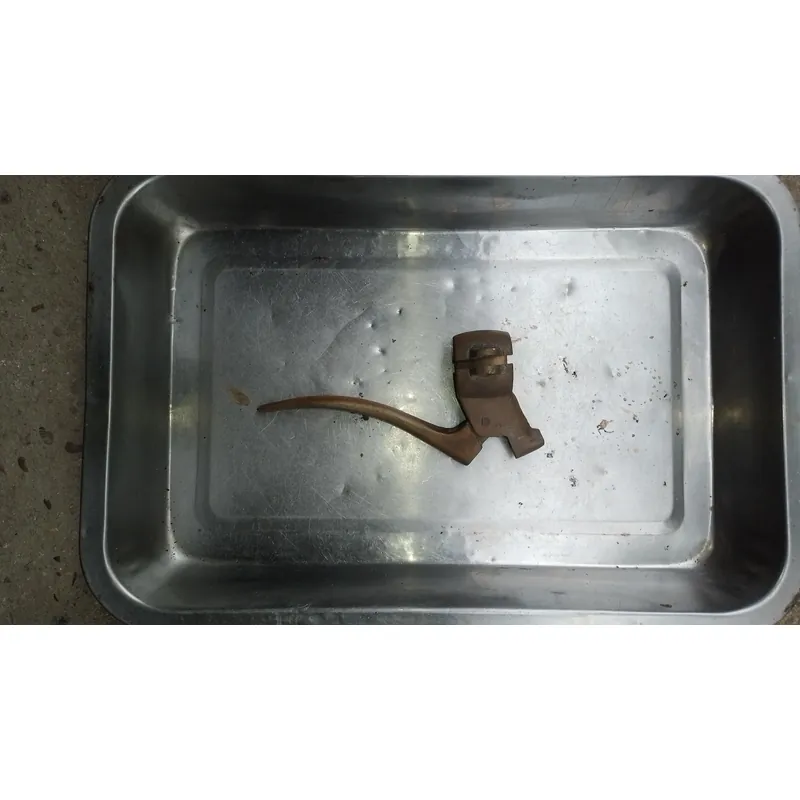 MỘT CHIẾC TAY PHANH XE ĐẠP CỔ XƯA BẰNG ĐỒNG CỔ 662840