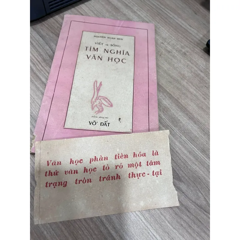 SỐNG VÀ VIẾT TÌM NGHĨA VĂN HỌC - NGUYỄN XUÂN HUY 1008123