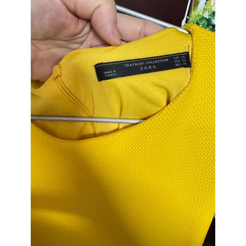 Váy zr vàng xs 735690