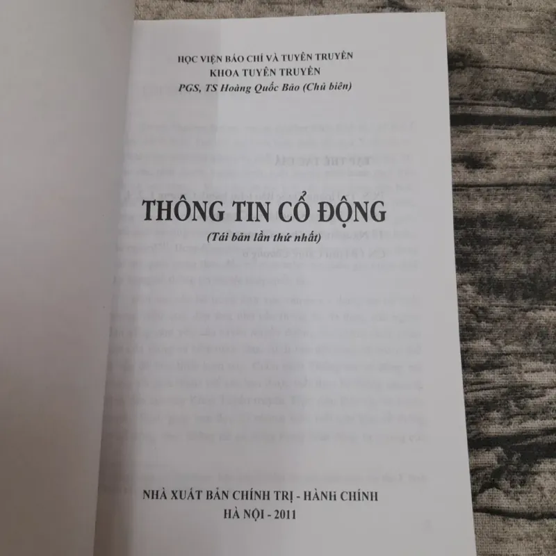 Giáo trình Thông tin Cổ động. Chủ biên PGS Tiến sỹ Hoàng Quốc Bảo - Học viện Báo Chí  750704