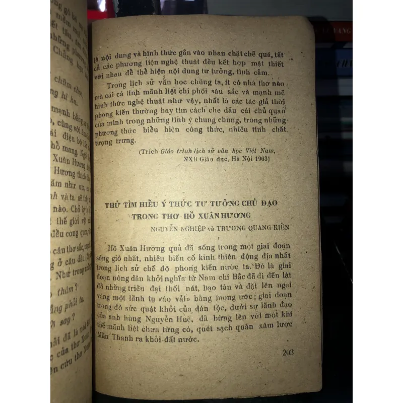 Nghĩ về thơ Hồ Xuân Hương - Lê Trí Viễn - Lê Xuân Lít - Nguyễn Đức Quyền 789219