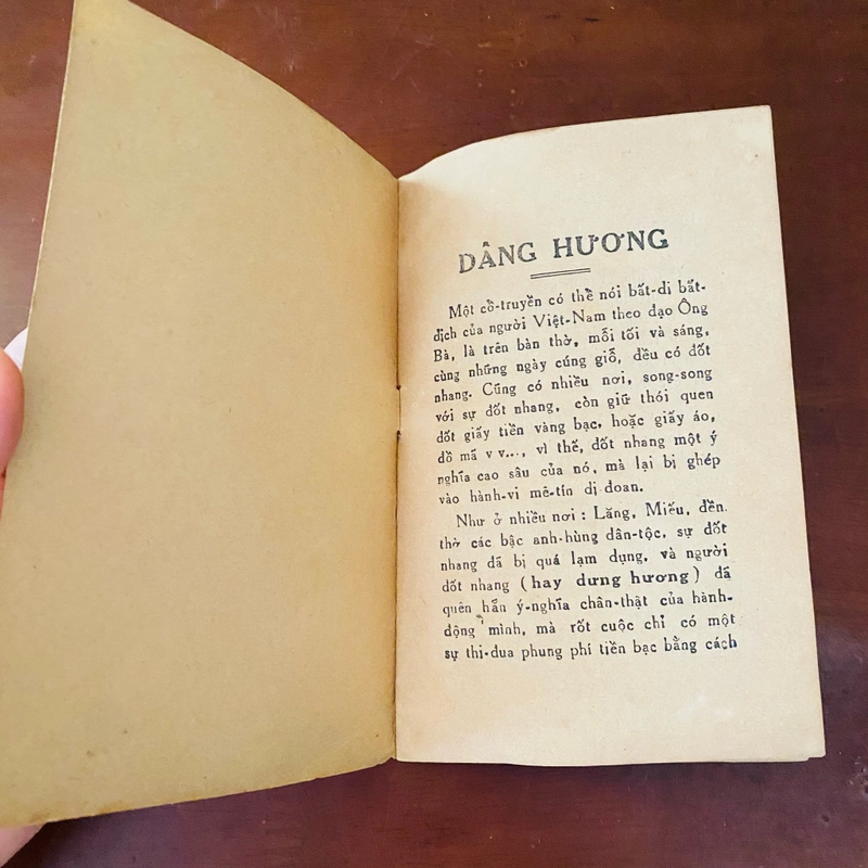 Dâng hương  521882